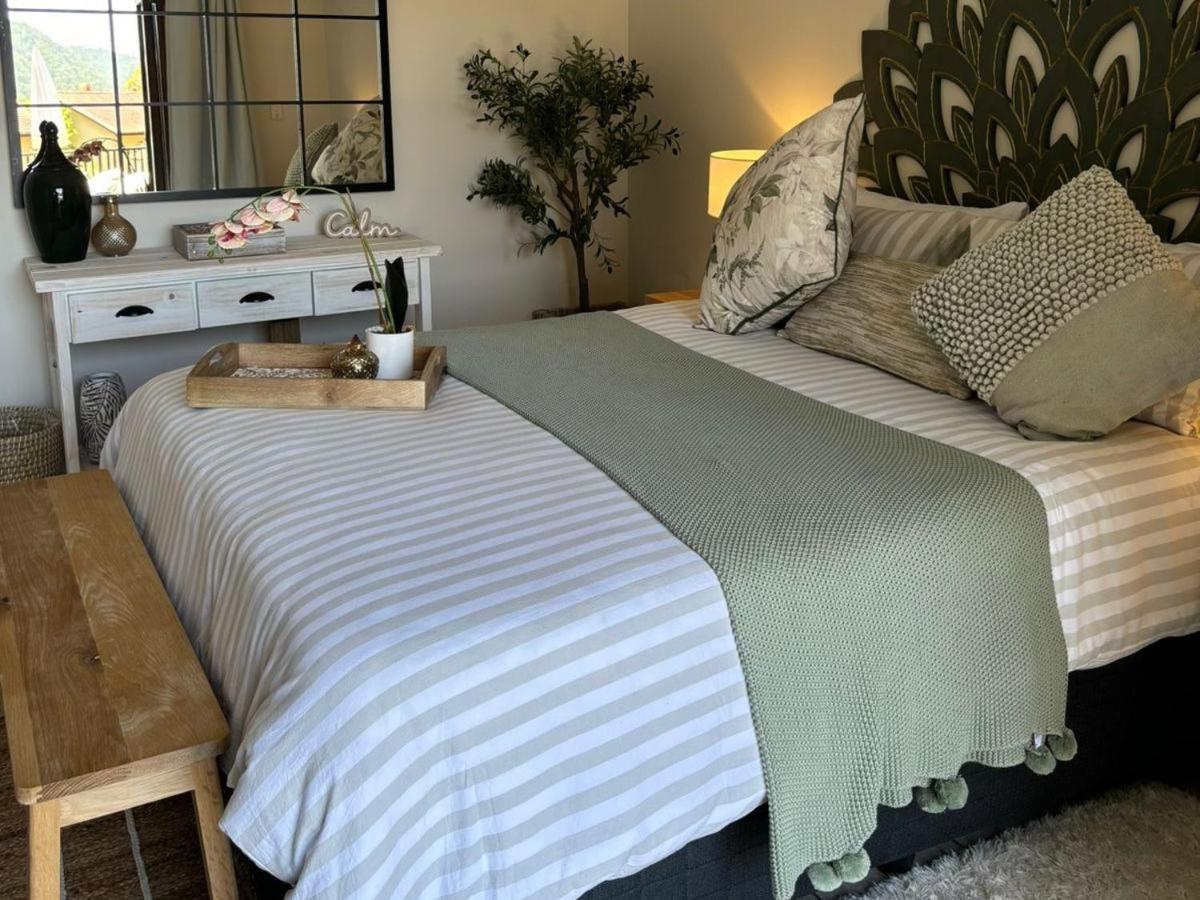 Bliss In The Bay Guesthouse Plettenberg Bay Exteriör bild